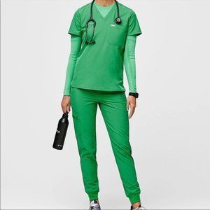 Figs  Women's Bestseller Set~Safety Green ~NWT~Size Medium